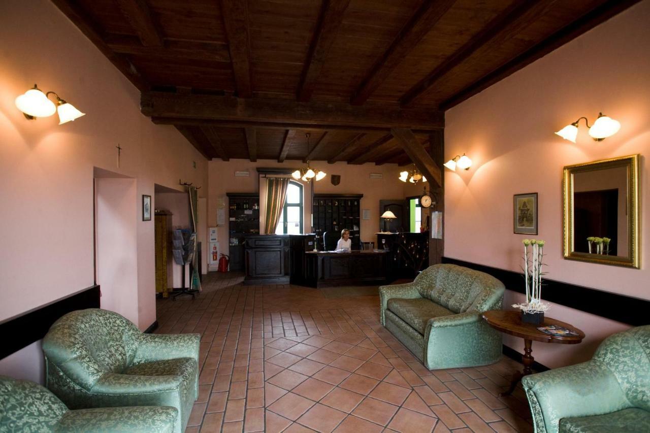 Hotel Maly Mlyn Stargard Szczecinski Bagian luar foto